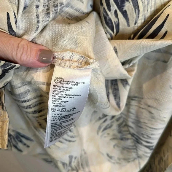 TOMMY BAHAMA PALM PRINT CAMP SHIRT XXL WOODEN BUTTONS 70% silk 30% coolmax poly - Picture 7 of 9